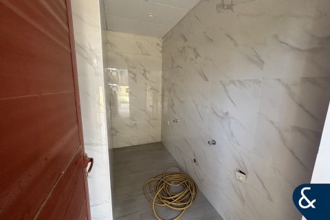 Huvila Al Furjan, Dubai, Arabiemiraatit 5 makuuhuonetta, 604 m2 № 685216 - kuva 24