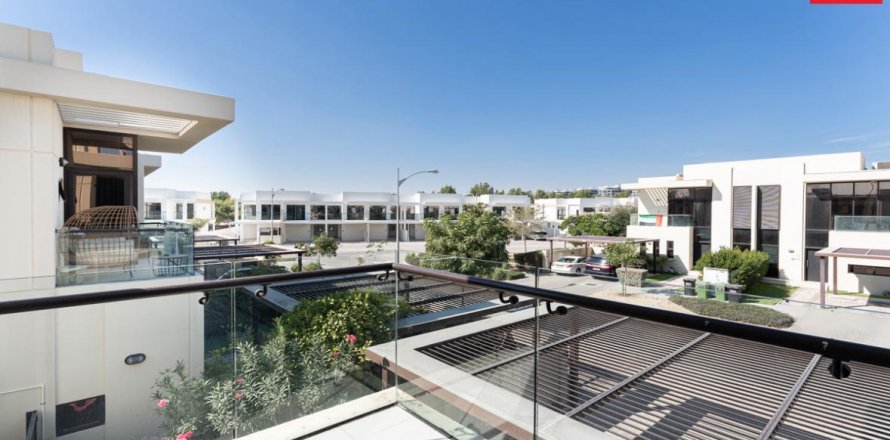 Dubai、UAEにあるヴィラ 3ベッドルーム、253 m2 No610224