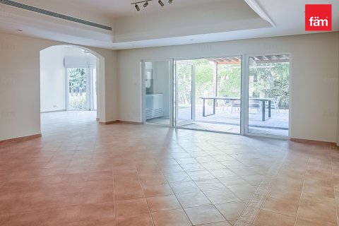 Városi lakóépület itt: Motor City, Dubai, EAE, 4 hálószoba, 400 m², azonosító: 660395 - fénykép 4