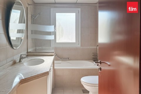 Városi lakóépület itt: Motor City, Dubai, EAE, 4 hálószoba, 400 m², azonosító: 660395 - fénykép 17