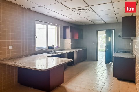 Városi lakóépület itt: Motor City, Dubai, EAE, 4 hálószoba, 400 m², azonosító: 660395 - fénykép 5