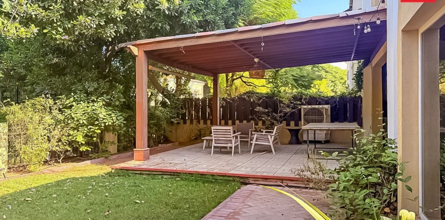 Rekkehus i Motor City, Dubai, Emiratene 4 soverom, 400 kvm nr. 660395