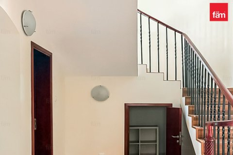 Városi lakóépület itt: Motor City, Dubai, EAE, 4 hálószoba, 400 m², azonosító: 660395 - fénykép 8