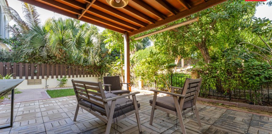 Kuća u nizu u gradu Motor City, Dubai, UAE 4 spavaće sobe, 400 m2 Br. 660395