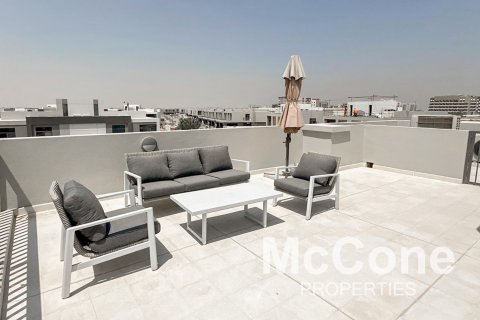 Villa in Dubai South (Dubai World Central), Dubai, UAE 4 bedrooms, 333.52 sq.m. № 587298 - photo 17