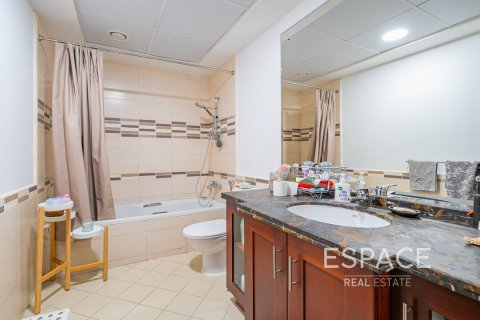 Villa till försäljning i Arabian Ranches, Dubai, UAE 2 sovrum, 237 kvm Nr. 649859 - fotografi 11
