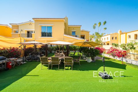 Villa till försäljning i Arabian Ranches, Dubai, UAE 2 sovrum, 237 kvm Nr. 649859 - fotografi 18