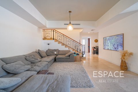Villa till försäljning i Arabian Ranches, Dubai, UAE 2 sovrum, 237 kvm Nr. 649859 - fotografi 2