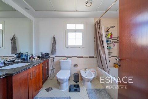 Villa till försäljning i Arabian Ranches, Dubai, UAE 2 sovrum, 237 kvm Nr. 649859 - fotografi 9