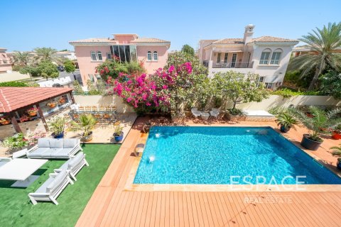 Villa till försäljning i Arabian Ranches, Dubai, UAE 6 sovrum, 480 kvm Nr. 649827 - fotografi 15