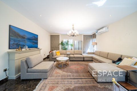 Villa till försäljning i Arabian Ranches, Dubai, UAE 6 sovrum, 480 kvm Nr. 649827 - fotografi 12