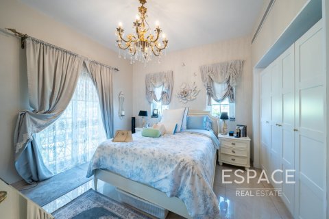 Villa till försäljning i Arabian Ranches, Dubai, UAE 6 sovrum, 480 kvm Nr. 649827 - fotografi 9