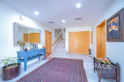 Vila u gradu Meadows, Dubai, UAE 5 spavaće sobe, 353 m2 Br. 649828 - Slika 2