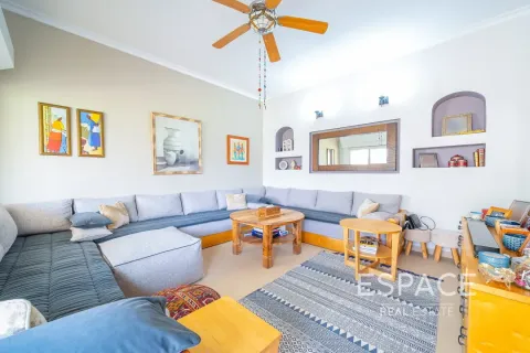 Vila u gradu Meadows, Dubai, UAE 5 spavaće sobe, 353 m2 Br. 649828 - Slika 3