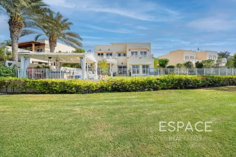 Vila u gradu Meadows, Dubai, UAE 5 spavaće sobe, 353 m2 Br. 649828 - Slika 15
