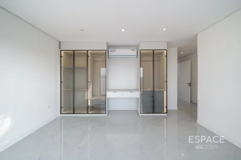 Vila u gradu Jumeirah Park, Dubai, UAE 6 spavaće sobe, 687 m2 Br. 649824 - Slika 16