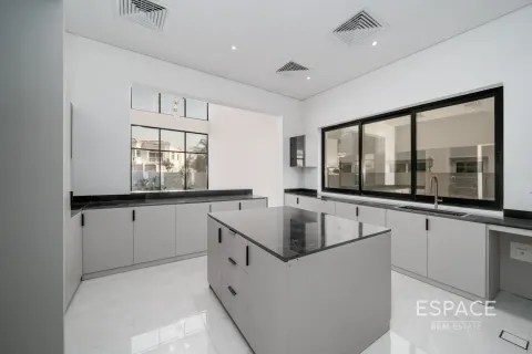 Vila u gradu Jumeirah Park, Dubai, UAE 6 spavaće sobe, 687 m2 Br. 649824 - Slika 2