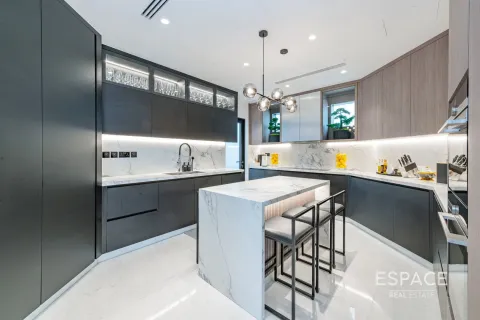 Villa til salgs i Palm Jumeirah, Dubai, Emiratene 4 soverom, 465 kvm Nr. 649858 - Foto 9