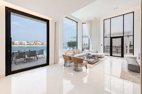 Villa til salgs i Palm Jumeirah, Dubai, Emiratene 4 soverom, 465 kvm Nr. 649858 - Foto 2