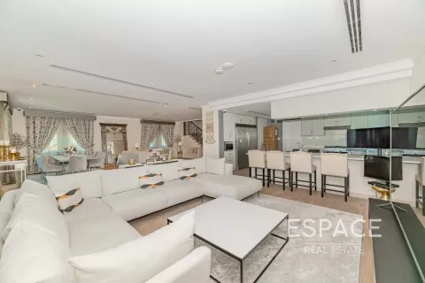 Villa sa Jumeirah Park, Dubai, UAE 4 silid-tulugan, 403 sq.m. № 649826 - larawan 3