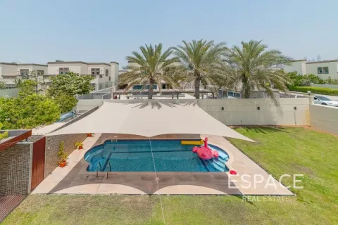 Villa sa Jumeirah Park, Dubai, UAE 4 silid-tulugan, 403 sq.m. № 649826 - larawan 15