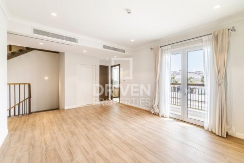 Vila di Jumeirah, Dubai, UAE 4 bilik tidur, 384.99 meter persegi № 744814 - foto 20