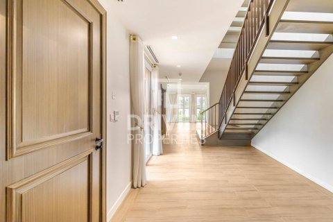 Vila di Jumeirah, Dubai, UAE 4 bilik tidur, 384.99 meter persegi № 744814 - foto 21