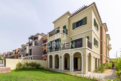 Vila di Jumeirah, Dubai, UAE 4 bilik tidur, 384.99 meter persegi № 744814 - foto 1