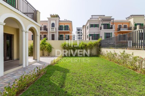 Vila di Jumeirah, Dubai, UAE 4 bilik tidur, 384.99 meter persegi № 744814 - foto 3