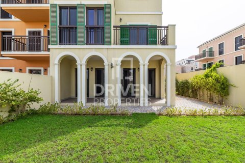Vila di Jumeirah, Dubai, UAE 4 bilik tidur, 384.99 meter persegi № 744814 - foto 2