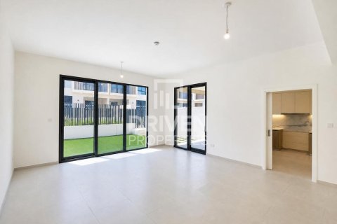 Villa sa Jebel Ali, Dubai, UAE 4 silid-tulugan, 252.05 sq.m. № 744809 - larawan 2