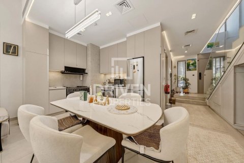 Adosado en alquiler en Mohammed Bin Rashid City, Dubai, EAU 3 dormitorios, 129.32 m2 № 744808 - foto 10