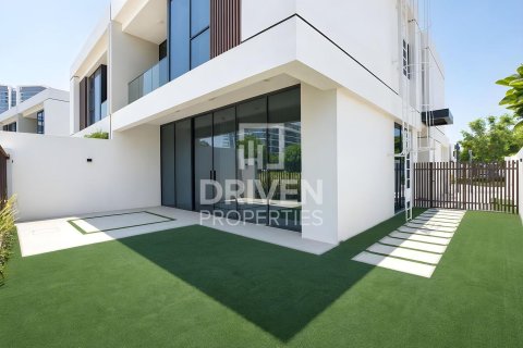 Üürile anda ridamaja asukohaga Mohammed Bin Rashid City, Dubai, AÜE: 4 magamistoaga, 312.25 m² Nr 744813 - pilt 1