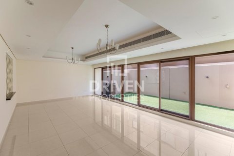Townhouse til leje i Meydan, Dubai, UAE 4 soveværelser, 218.04 kvm № 754225 - foto 3