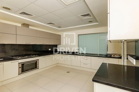 Townhouse til leje i Meydan, Dubai, UAE 4 soveværelser, 218.04 kvm № 754225 - foto 17