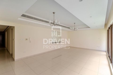 Townhouse til leje i Meydan, Dubai, UAE 4 soveværelser, 218.04 kvm № 754225 - foto 4