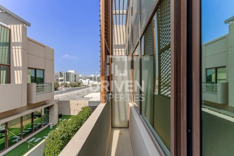 Townhouse til leje i Meydan, Dubai, UAE 4 soveværelser, 218.04 kvm № 754225 - foto 1