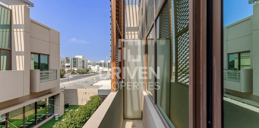Townhouse i Meydan, Dubai, UAE 4 soveværelser, 218.04 kvm № 754225