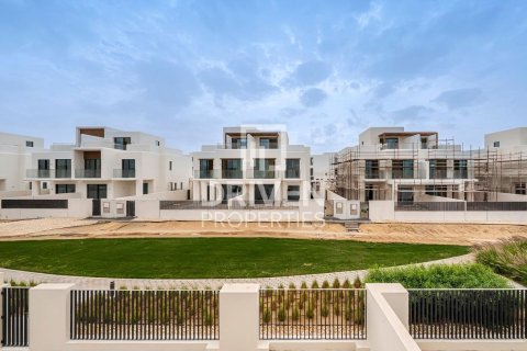 Kaupunkipientalo The Valley, Dubai, Arabiemiraatit 4 makuuhuonetta, 206 m2 № 684688 - kuva 2