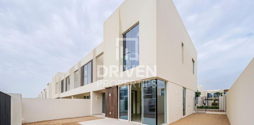 Kaupunkipientalo The Valley, Dubai, Arabiemiraatit 4 makuuhuonetta, 206 m2 № 684688