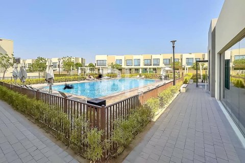 Снять в аренду таунхаус в Dubai South (Dubai World Central), Дубай, ОАЭ 4 спальни, 281м2, № 614822 - фото 2