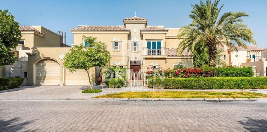 ویلا در Dubai Sports City، Dubai ، امارات متحده عربی 5 خوابه ، 542 متر مربع.  شماره 684576