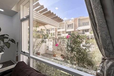 Villa i Jumeirah Village Circle, Dubai, UAE 4 sovrum, 288 kvm Nr. 684575