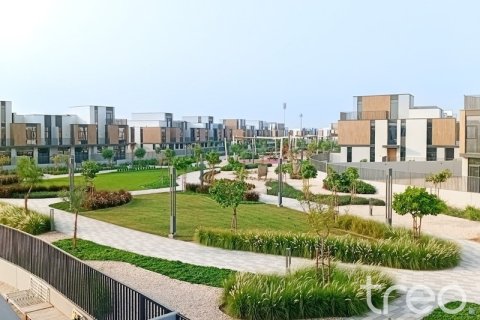 Таунхаус Мудон, Дубай, БАӘ-да 3 жатын бөлмелер, 218.41 м² № 733253 - фото 2