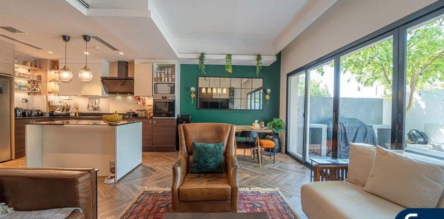 Maison de ville à Jumeirah Golf Estates, Dubai, EAU: 2 chambres, 134 m2 № 667663