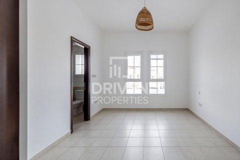 Radhus uthyres i Arabian Ranches, Dubai, UAE 2 sovrum, 207 kvm Nr. 603534 - fotografi 13