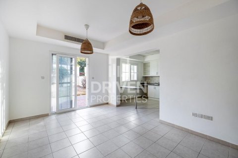 Radhus uthyres i Arabian Ranches, Dubai, UAE 2 sovrum, 207 kvm Nr. 603534 - fotografi 3