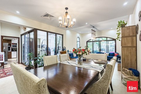 Müüa ridamaja asukohaga Dubai, AÜE: 4 magamistoaga, 380.7 m² Nr 726770 - pilt 20