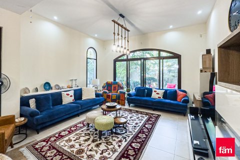 Müüa ridamaja asukohaga Dubai, AÜE: 4 magamistoaga, 380.7 m² Nr 726770 - pilt 9