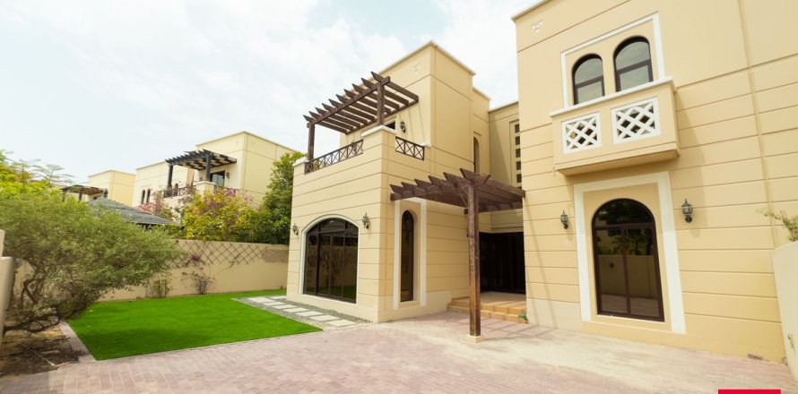 Ridamaja asukohaga Dubai, AÜE: 4 magamistoaga, 380.7 m² Nr 726770